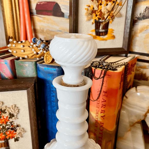 Vintage 1969 White Milk Glass Jim Beam Whiskey EMPTY Bottle Decanter & Stopper - Picture 7 of 7